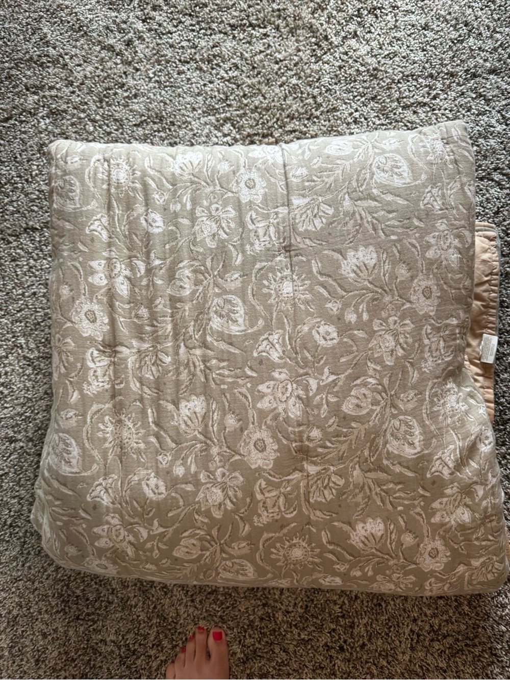 Threshold Floral comforter - Beige Cream